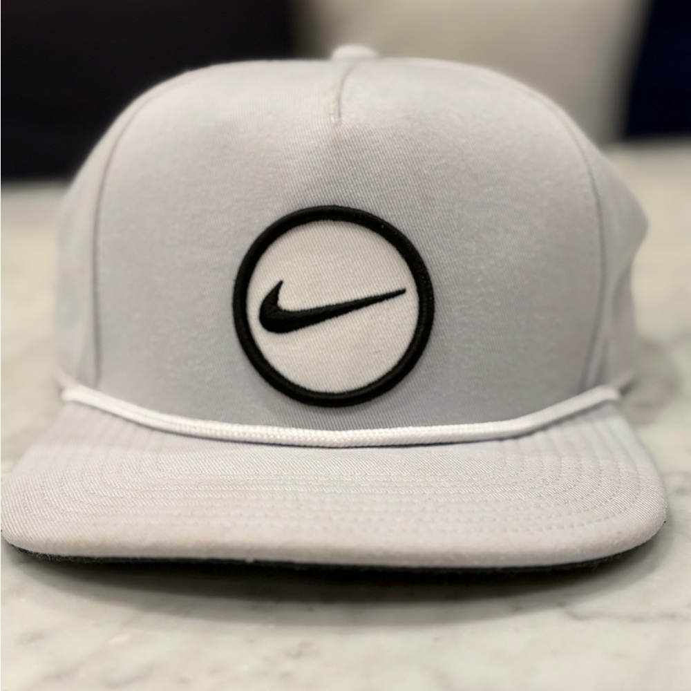 Nike Pro Structured Di-Fit SnapBack hat, Photon Dust/White, very good pre owned - Picture 5 of 10
